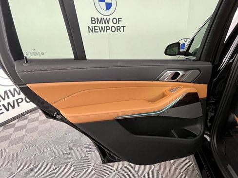 Certified 2024 BMW X7 xDrive40i w/ Premium Package image 29