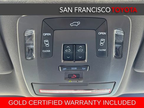 Certified 2022 Toyota Sienna XSE image 33