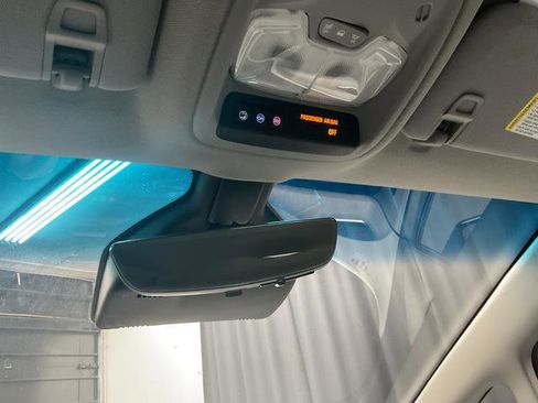 Used 2020 Chevrolet Bolt Premier w/ Infotainment Package image 12