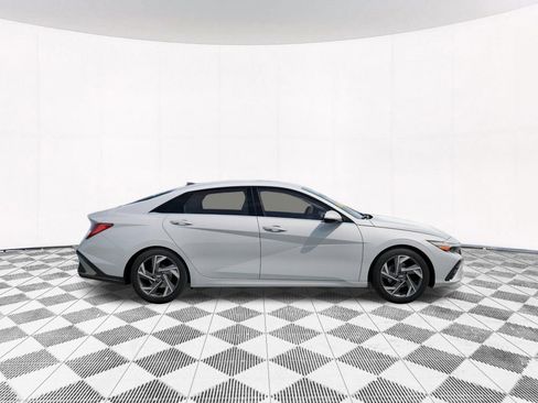 New 2026 Hyundai Elantra Limited image 11