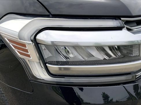 Used 2023 Ford Expedition Platinum AWD/4WD image 27