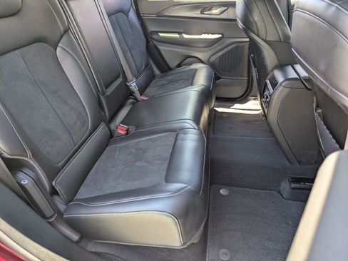 Used 2025 Jeep Grand Cherokee Altitude AWD/4WD image 28