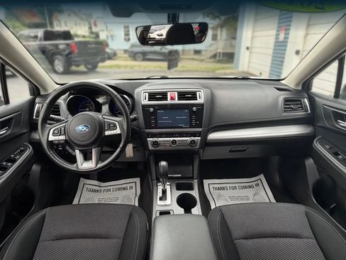 Used 2017 Subaru Outback 2.5i Premium AWD/4WD image 18