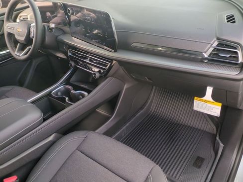 New 2026 Chevrolet Traverse LT w/ Driver Confidence Package image 24