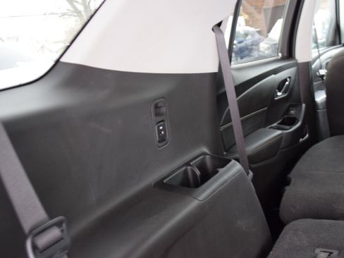 Used 2019 Chevrolet Traverse LT w/ LPO, Floor Liner Package image 40