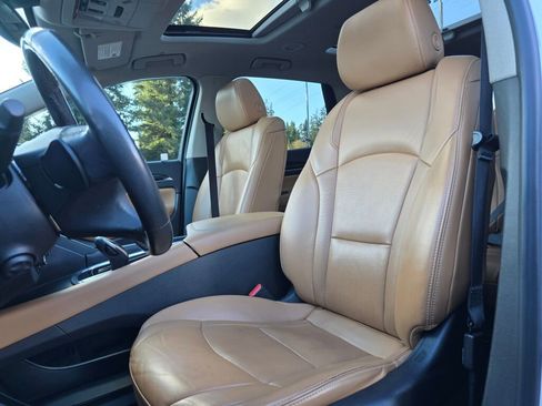 Used 2018 Buick Enclave Premium w/ Experience Buick Package image 4