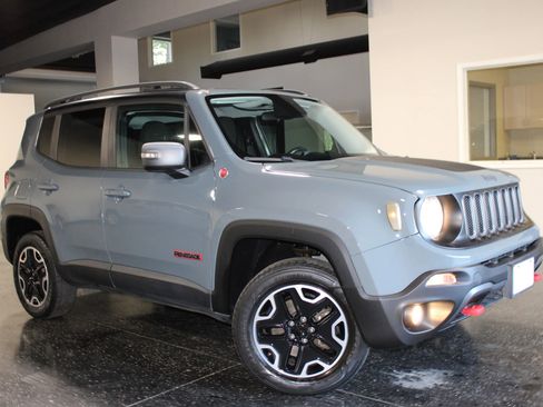 Used 2017 Jeep Renegade Trailhawk image 1