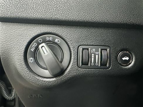 Used 2023 Dodge Charger SXT image 30