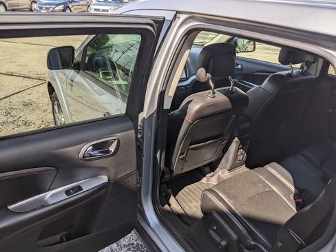 Used 2018 Dodge Journey GT w/ Nav & Sun Group FWD image 11