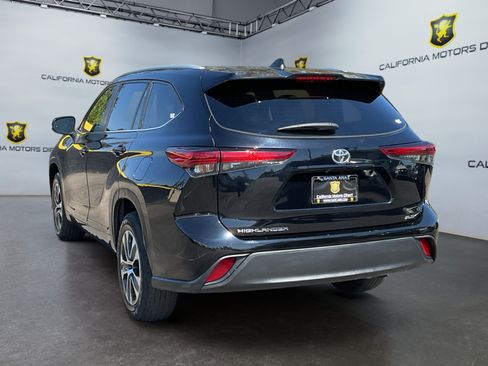 Used 2023 Toyota Highlander XLE FWD image 7