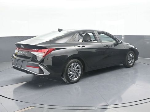 Used 2024 Hyundai Elantra SEL image 6
