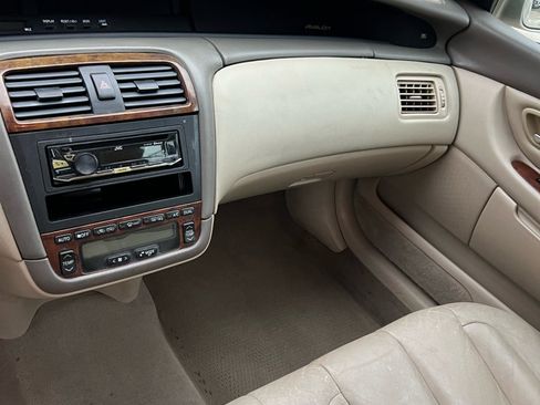Used 2002 Toyota Avalon XLS image 6