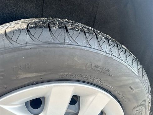 Used 2018 Nissan Rogue Sport S image 38