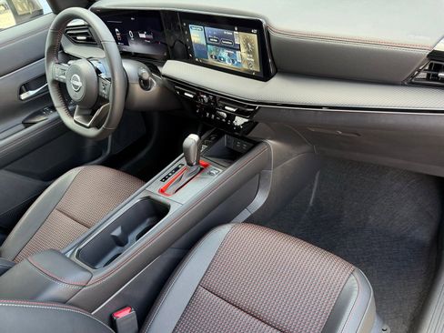 New 2026 Nissan Kicks SR image 15