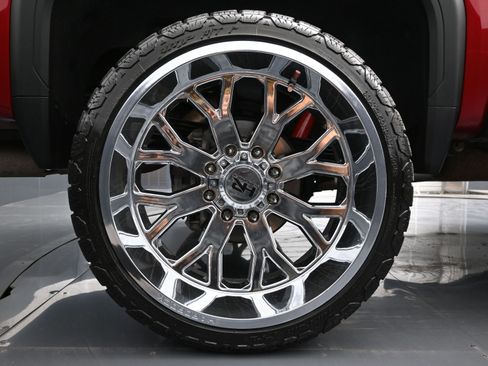 Used 2021 GMC Sierra 2500 AT4 w/ AT4 Preferred Package image 17