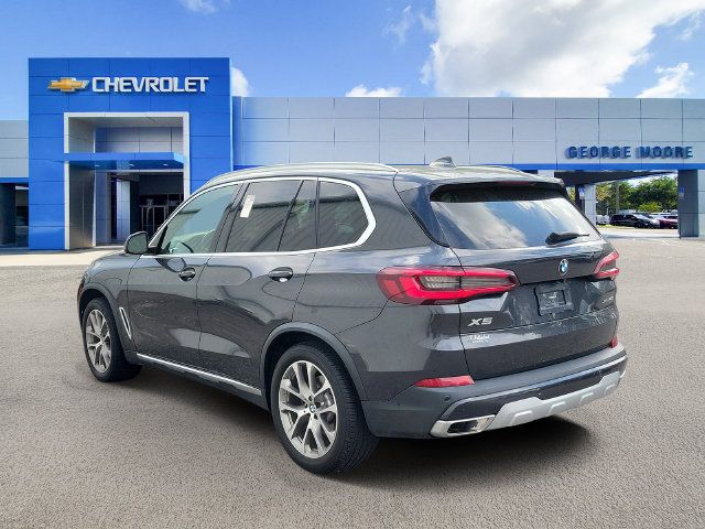 Used 2021 BMW X5 xDrive40i w/ Convenience Package AWD/4WD image 3