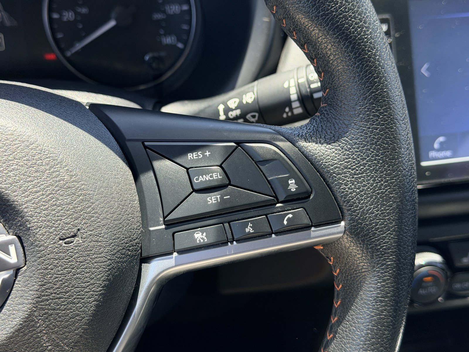 Used 2023 Nissan Kicks SR w/ SR Premium Package FWD image 24