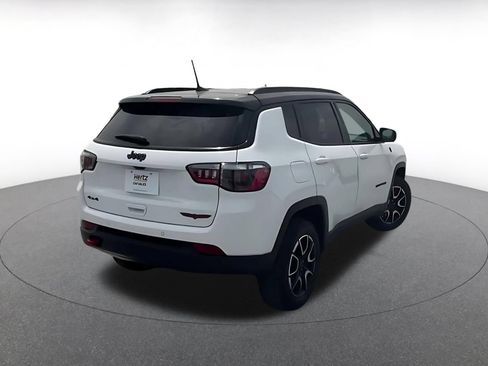 Used 2025 Jeep Compass Trailhawk AWD/4WD image 14