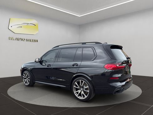 Used 2022 BMW X7 M50i image 5
