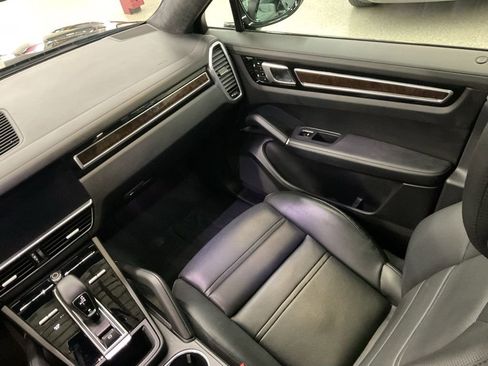 Used 2023 Porsche Cayenne GTS image 17