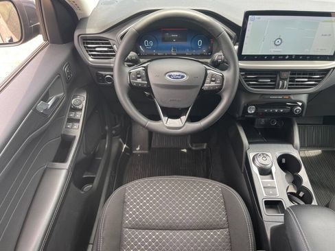 Used 2023 Ford Escape Active w/ Tech Pack #2 AWD/4WD image 2