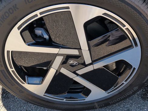 Used 2026 Hyundai Ioniq 9 Limited image 13