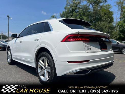 Used 2021 Audi Q8 Premium image 10