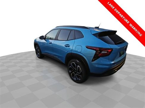 Certified 2025 Chevrolet Trax RS image 6