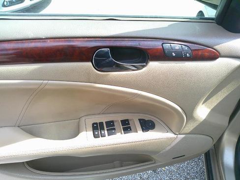 Used 2006 Buick Lucerne CXS w/ Driver Confidence Package image 8
