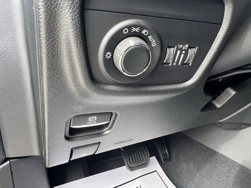 New 2025 Jeep Grand Cherokee L Altitude image 12