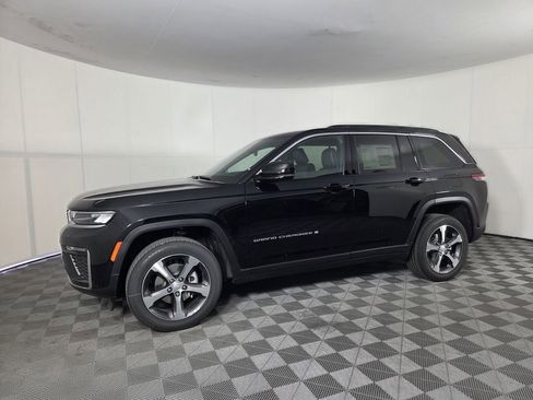 New 2026 Jeep Grand Cherokee Limited RWD image 6