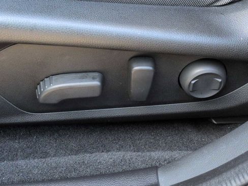 Used 2024 Subaru Crosstrek 2.0i Premium image 18