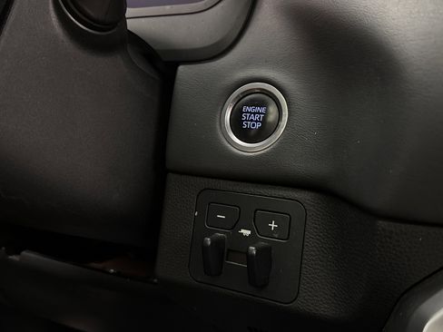 Used 2022 Toyota Tundra Platinum image 23