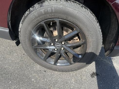 Used 2018 Ford Edge SEL w/ Equipment Group 201A AWD/4WD image 36