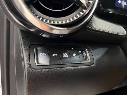 Certified 2025 Chevrolet Equinox LT AWD/4WD image 18