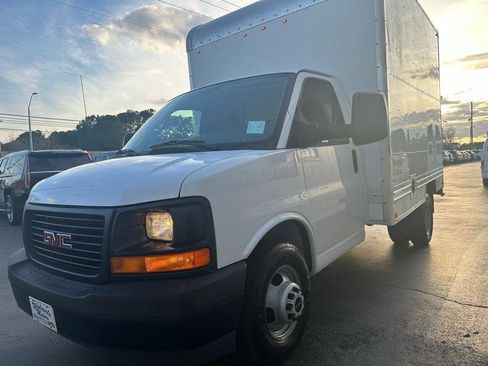 Used 2017 GMC Savana 3500 image 3