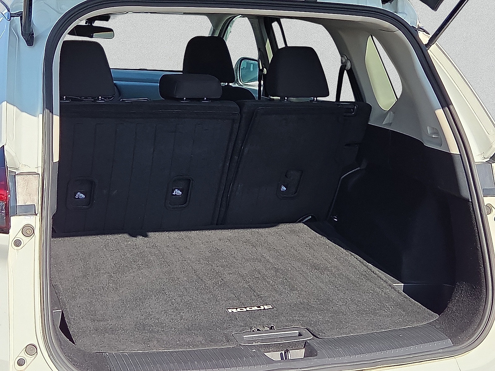 Used 2024 Nissan Rogue S FWD image 8