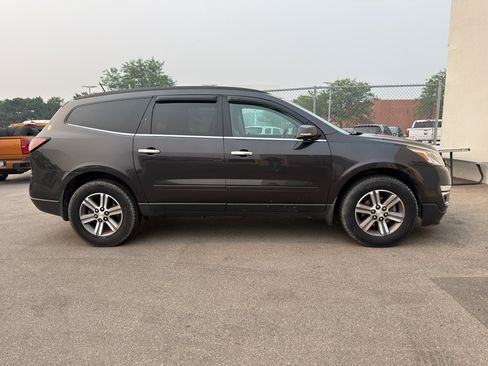 Used 2017 Chevrolet Traverse LT AWD/4WD image 4