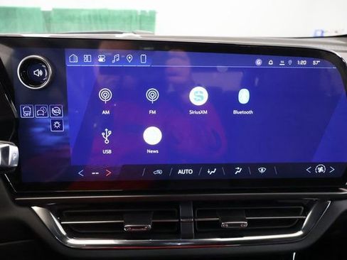 New 2026 Chevrolet Equinox EV LT image 19