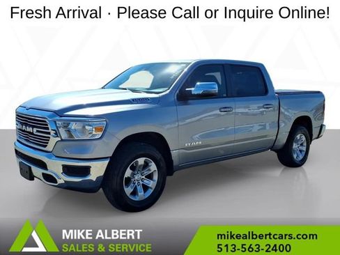 Used 2023 RAM 1500 Laramie AWD/4WD image 3