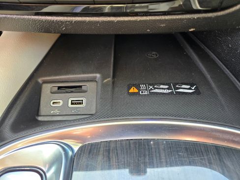 Used 2022 Buick Enclave Essence image 35