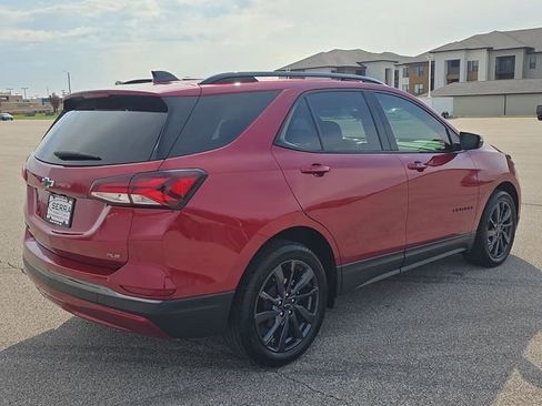 Used 2022 Chevrolet Equinox RS w/ Infotainment Package FWD image 13