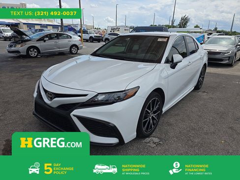 Used 2024 Toyota Camry SE w/ Convenience Package FWD image 1