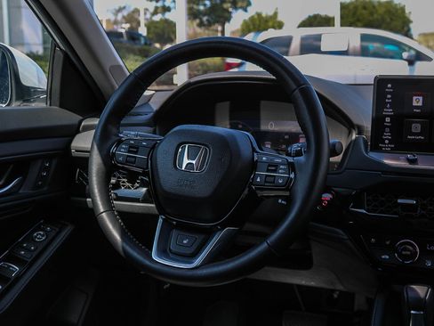 Used 2025 Honda Accord Touring image 17