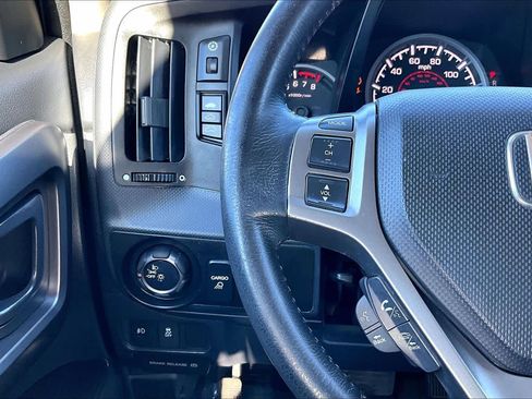 Used 2014 Honda Ridgeline SE image 23