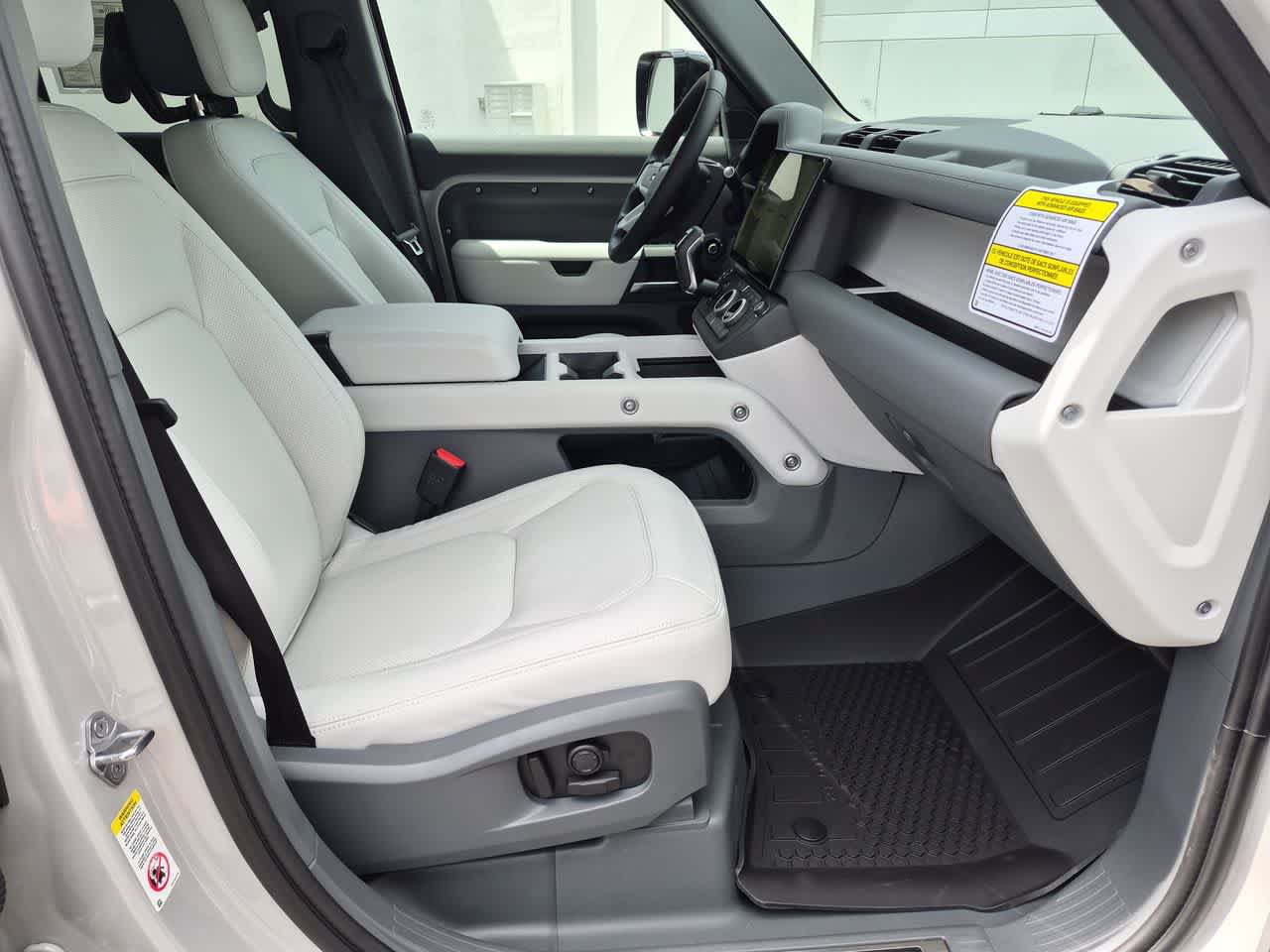 New 2026 Land Rover Defender 110 X-Dynamic SE AWD/4WD image 22