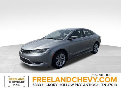 Used 2015 Chrysler 200 Limited w/ Convenience Group FWD image 7