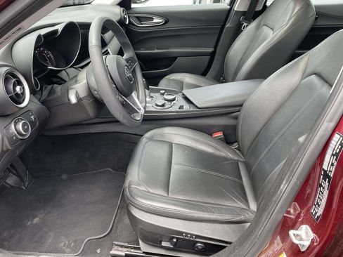 Used 2017 Alfa Romeo Giulia AWD image 14