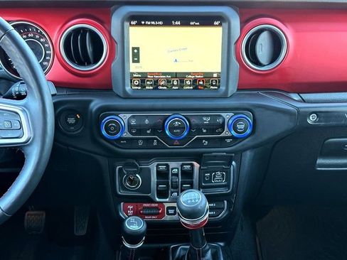 Used 2018 Jeep Wrangler Unlimited Rubicon w/ Dual Top Group image 28