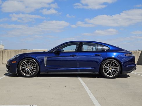 Certified 2023 Porsche Panamera 4 Platinum Edition image 2